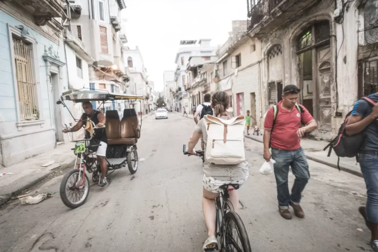 Pedaleando en Centro Habana