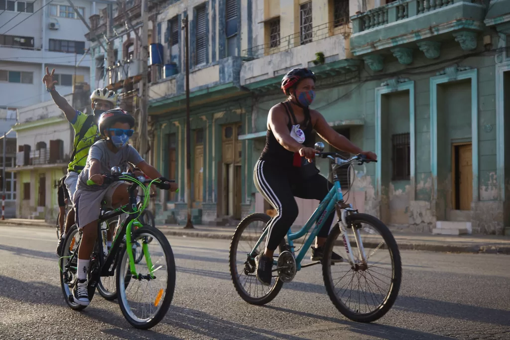 Masa critica ciclista en La Habana