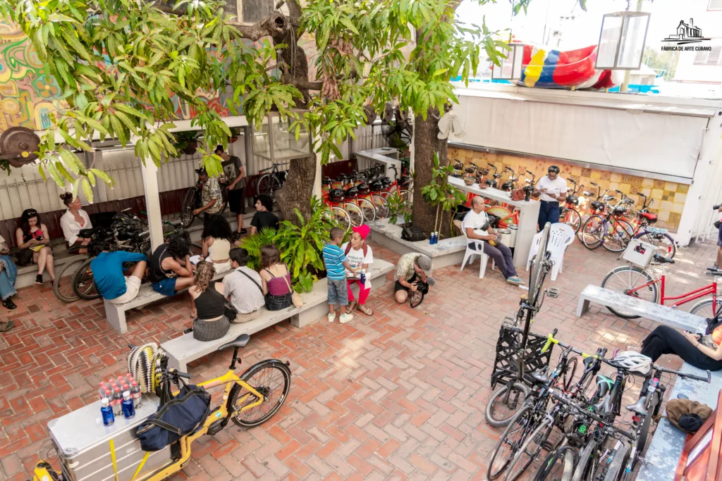 Festival de la Bicicleta en la Fábrica de Arte Cubano